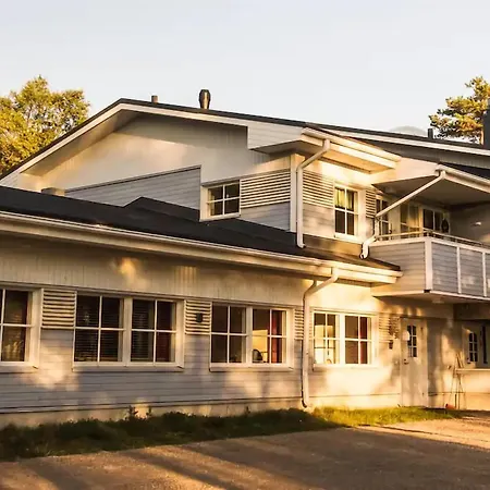 Kuukkeli Estalagem 2*